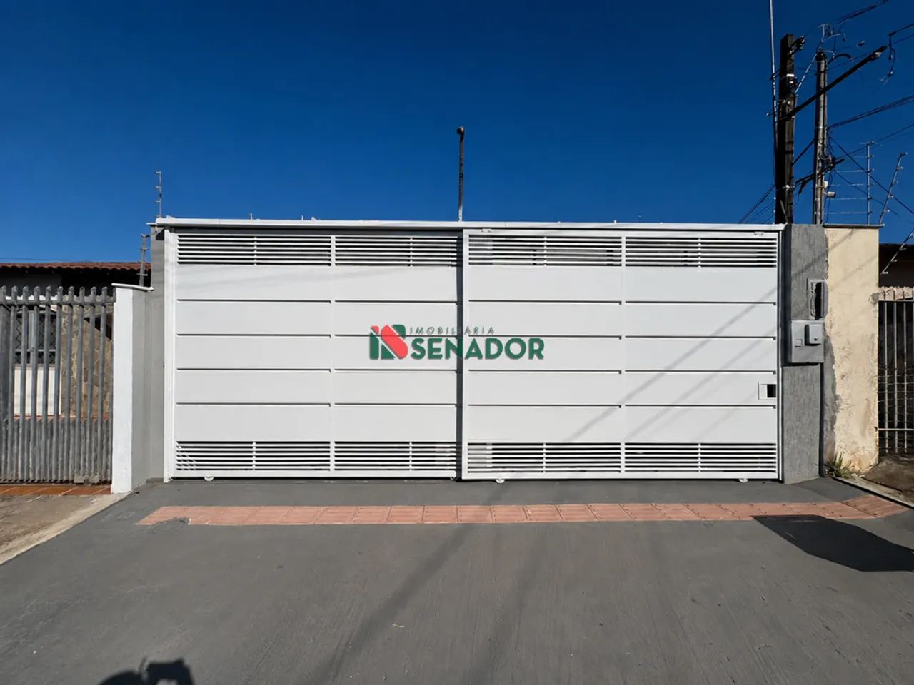 Casa à venda em Londrina, Recreio, com 4 quartos, com 155 m²