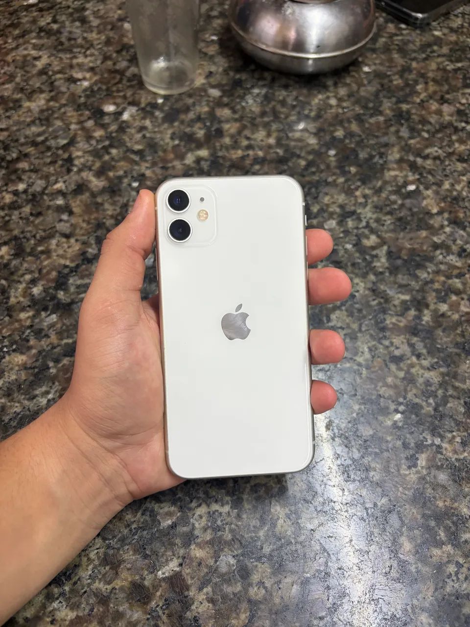 iPhone 11 64g branco