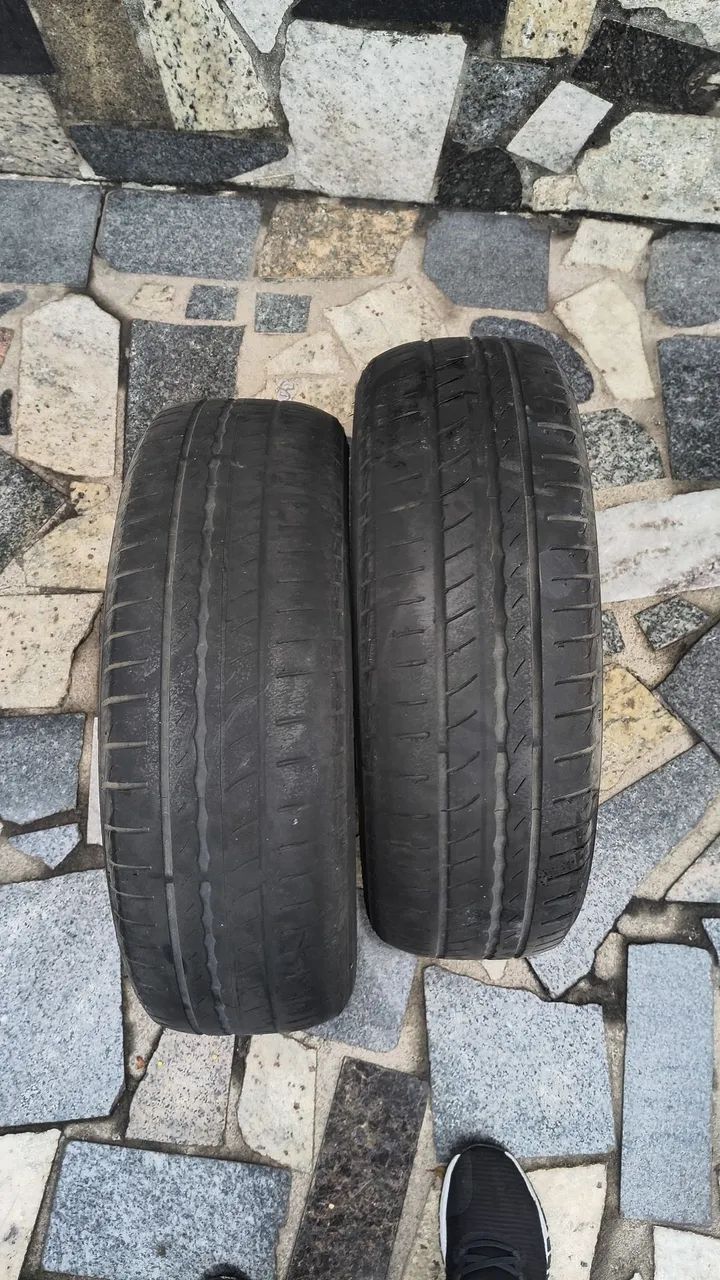 Pneu par 215/60/17