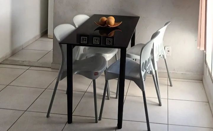 MESA + CADEIRAS 400,00 - Foto 2