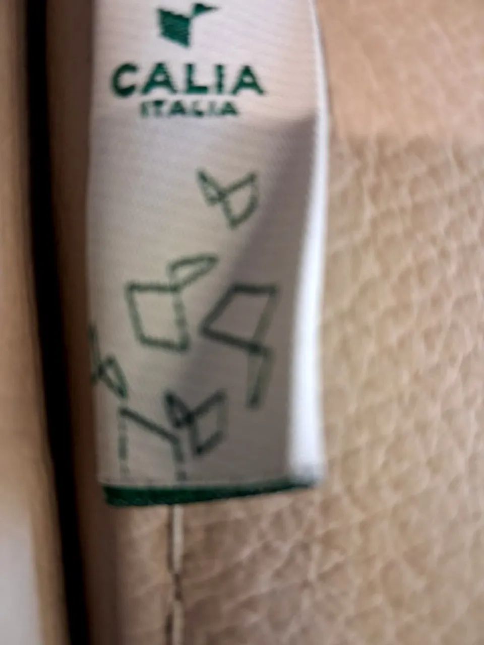 Sofá italiano437483411866265602