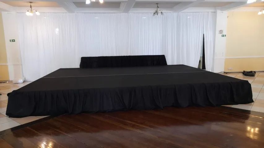 Palco Modulado Com Saia e Escada - Foto 3