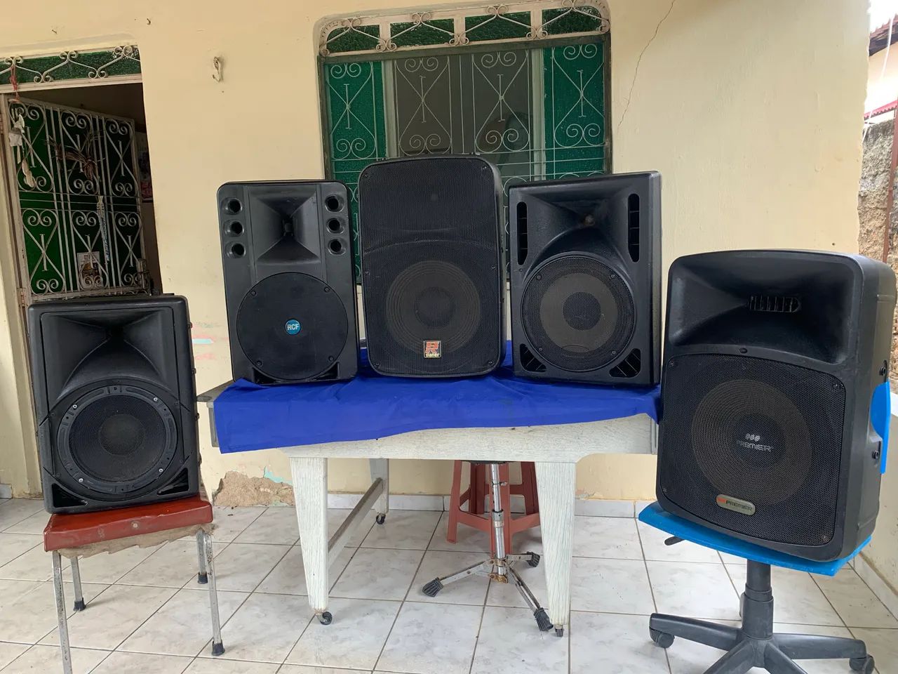 Caixas de som amplicadas ou  passivas - Foto 2