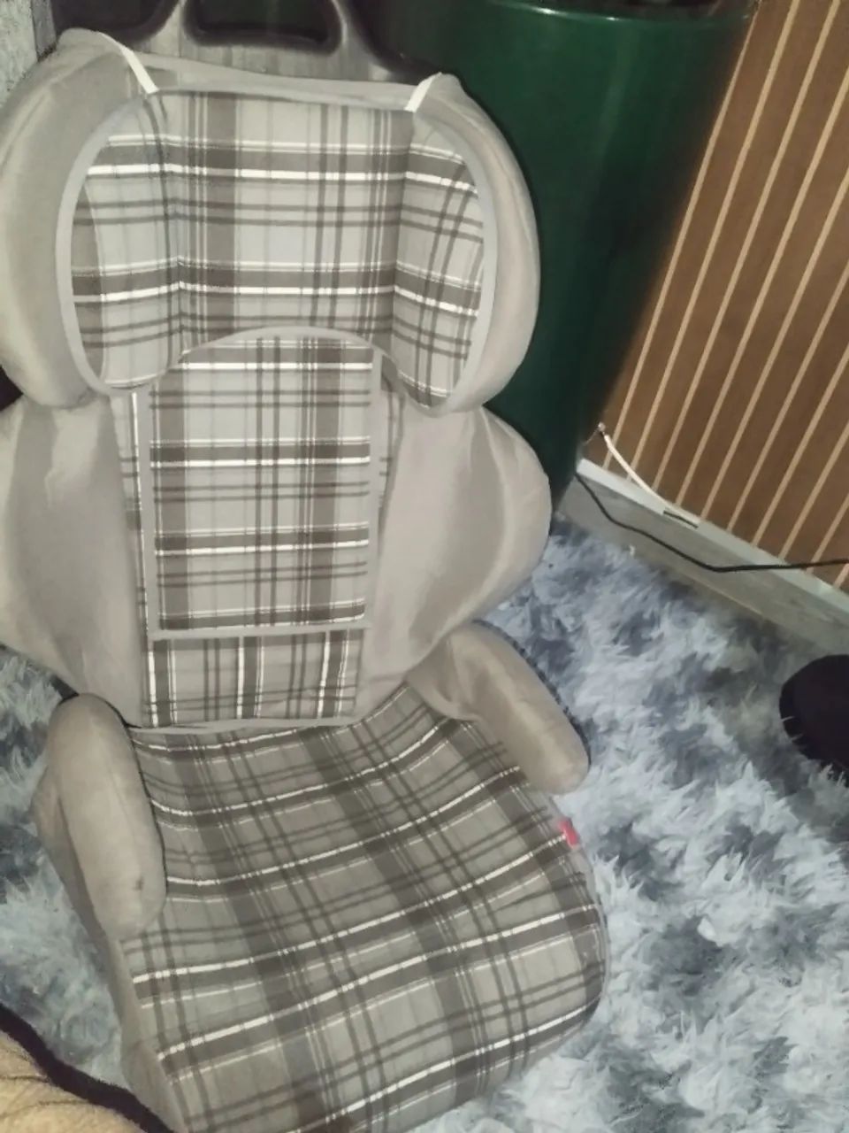 Cadeirinha veicular para crianças de 2 a 10 anos com encosto removível 