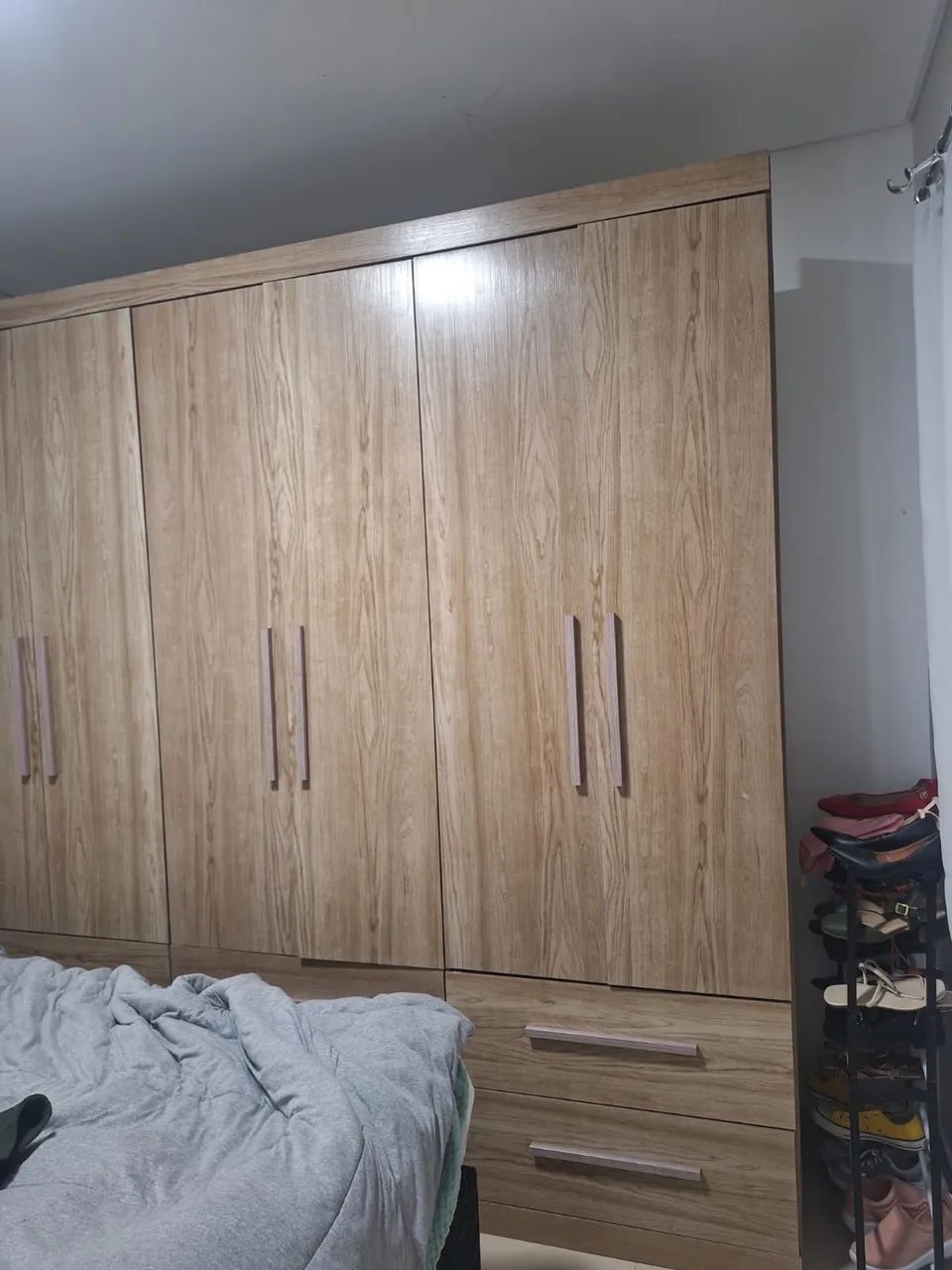 Vendo guarda-roupa 6 portas  - Foto 4