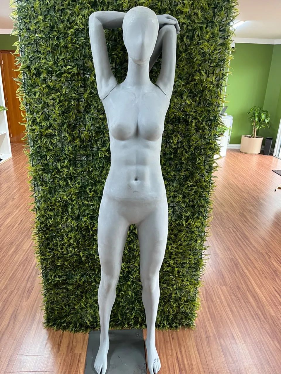 Manequim pose fitness 