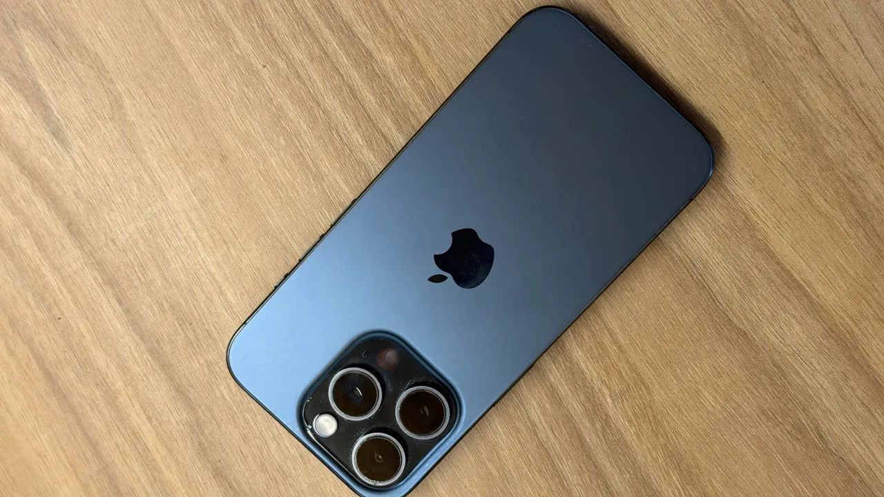 iPhone 15 pro azul 256gb - Celulares e Smartphones - Mercês