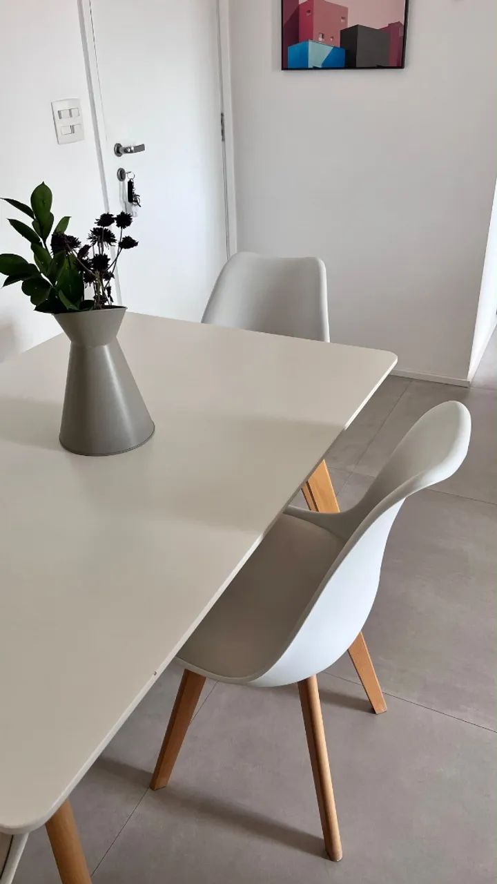 Mesa de jantar branca com 4 cadeiras  - Foto 2