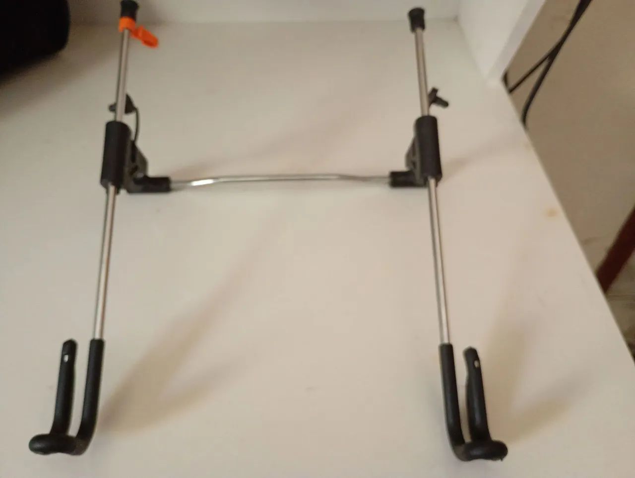 Suporte notebook e tablet desmontavel - Foto 2