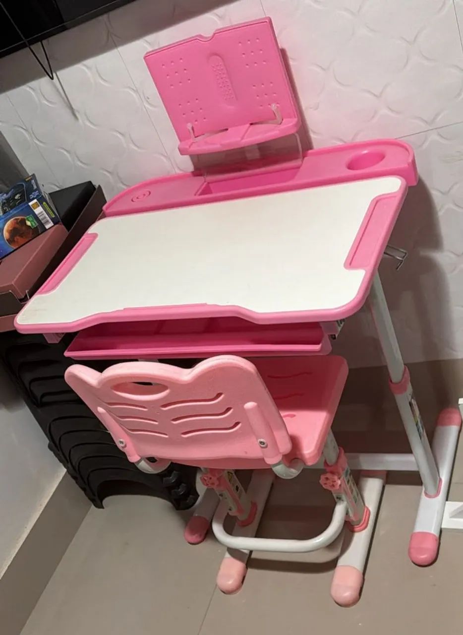 Mesa e cadeira ajustável 