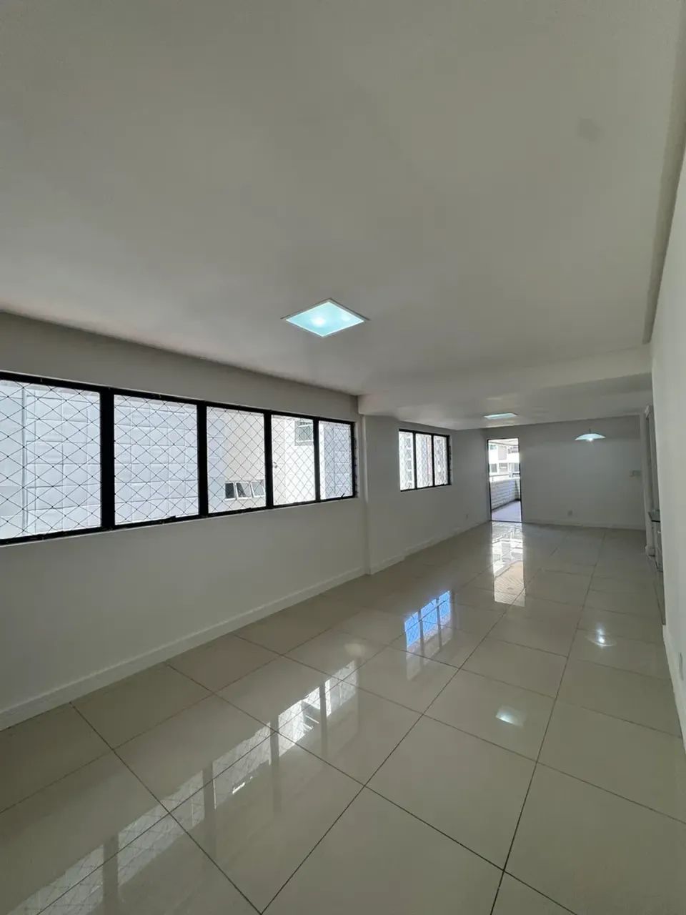 Apartamento amplo na Ponta Verde! - Foto 3