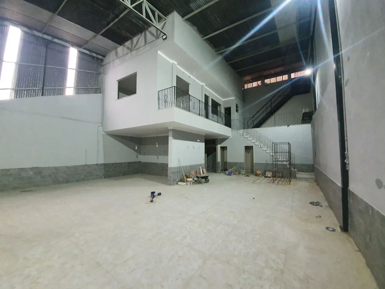 ALUGA-SE GALPÃO 400M - Foto 2