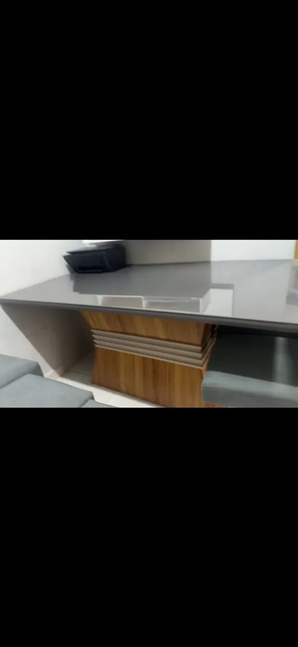 Mesa de 6 cadeiras semi nova 