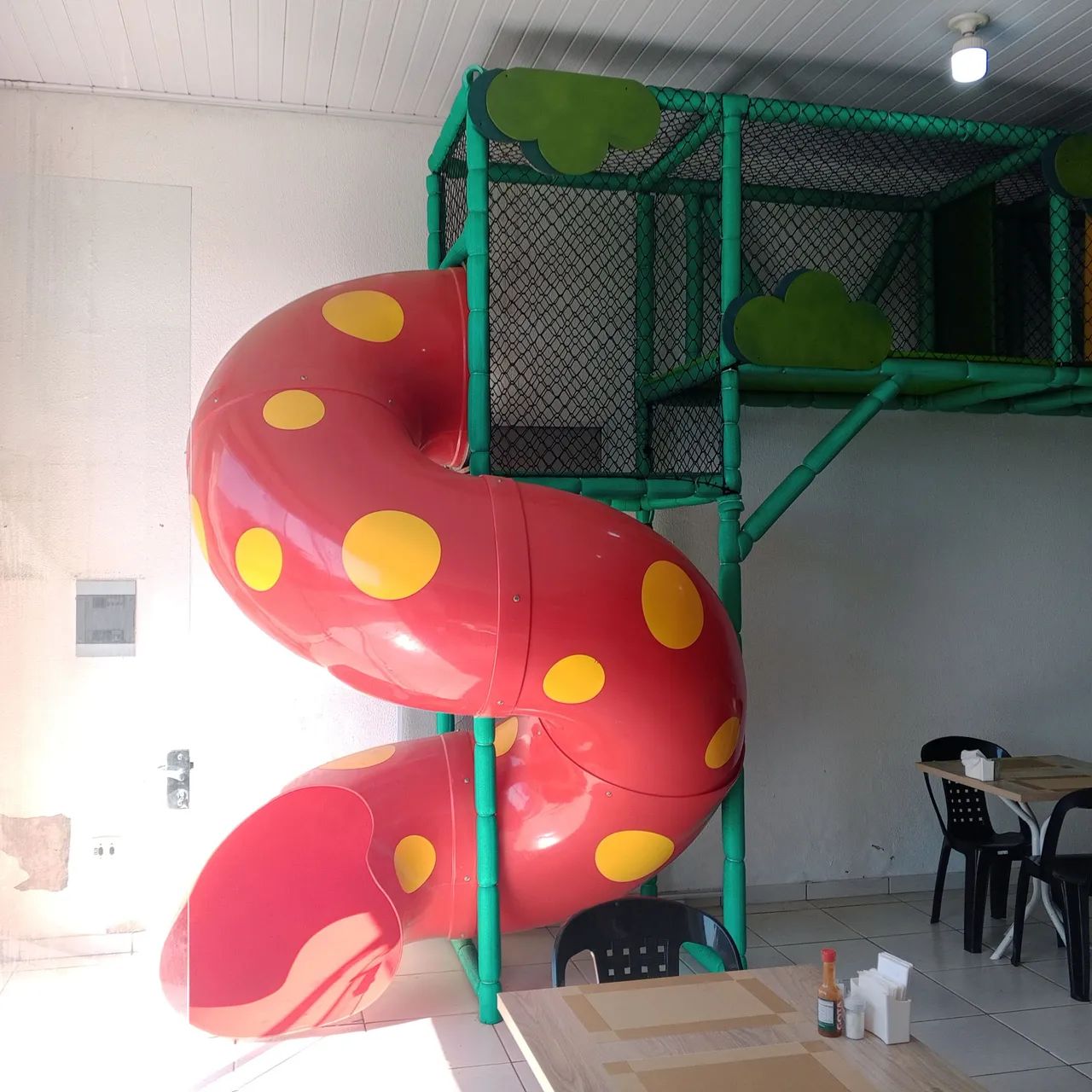 Vendo Brinquedão. Poco uso. 