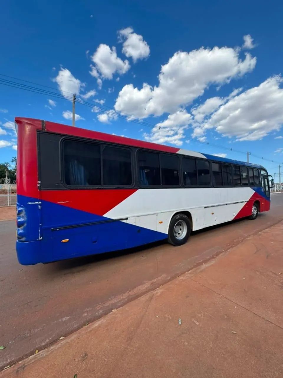 Ônibus Mercedes Comil Versatile 2010/10 - Foto 4