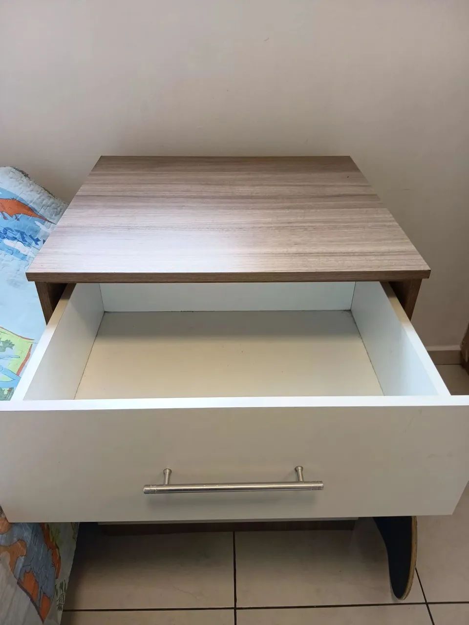 Cômoda 3 gavetas em mdf. Em perfeito estado  - Foto 2