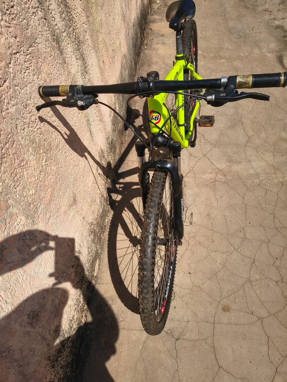 Vendo Bicicleta Aro 29 semi nova bem conservada  - Foto 3