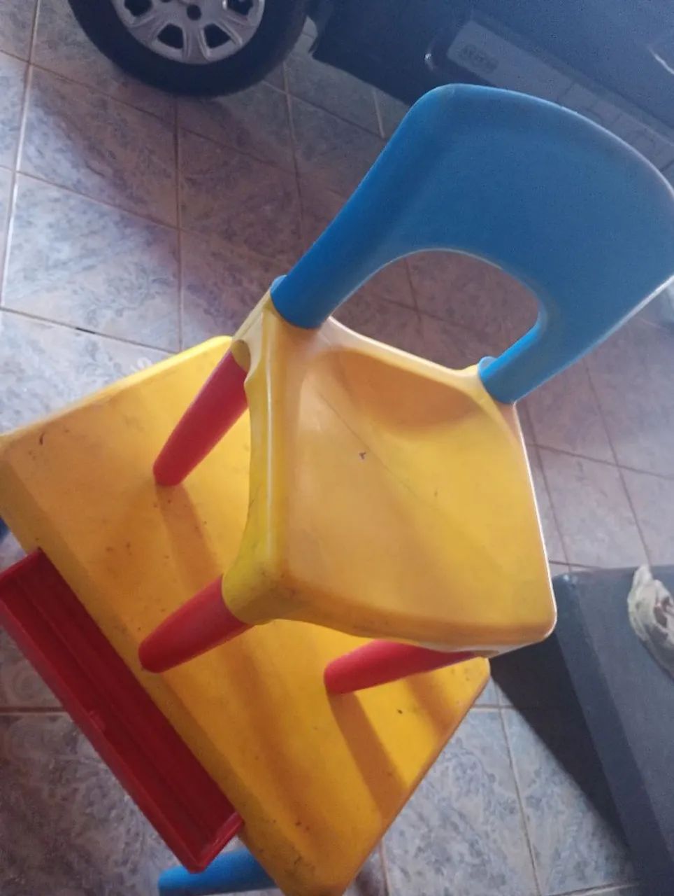Mesinha infantil criativa 