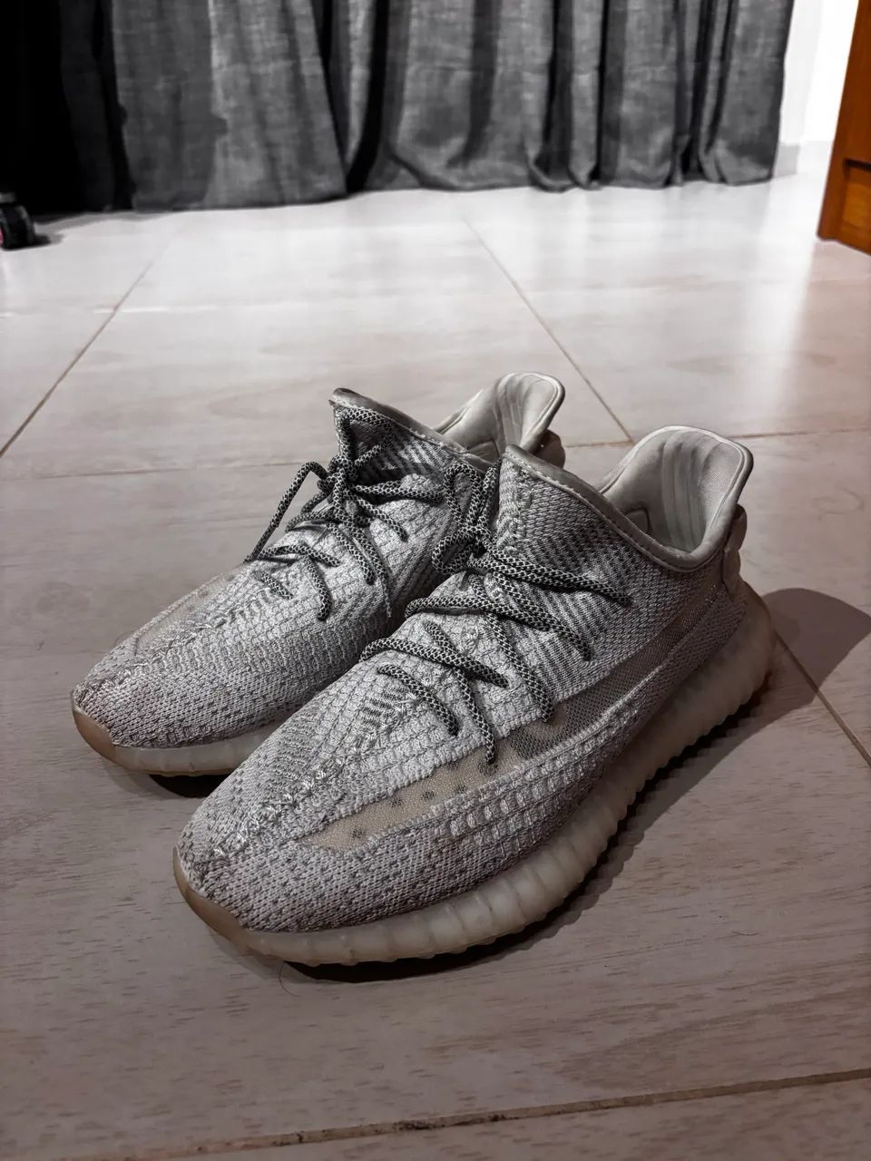 Yeezy 350 branco  - Foto 3