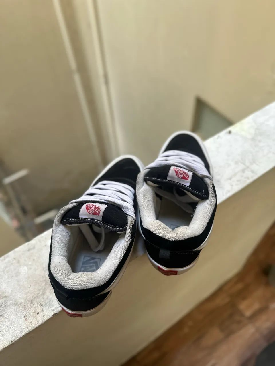 Tênis Vans Knu Skool Preto e Branco - Foto 4