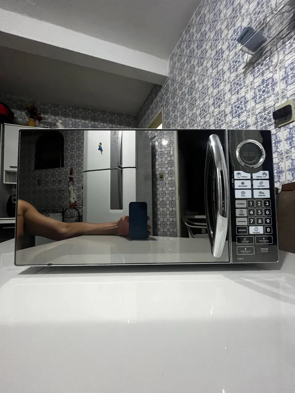 Microondas Espelhado Philco 31L - Foto 3