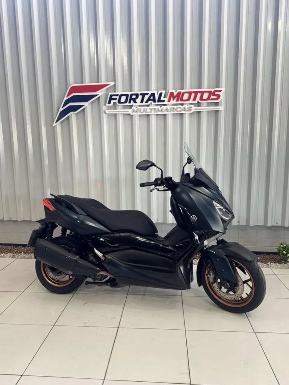 YAMAHA XMAX 250 2023