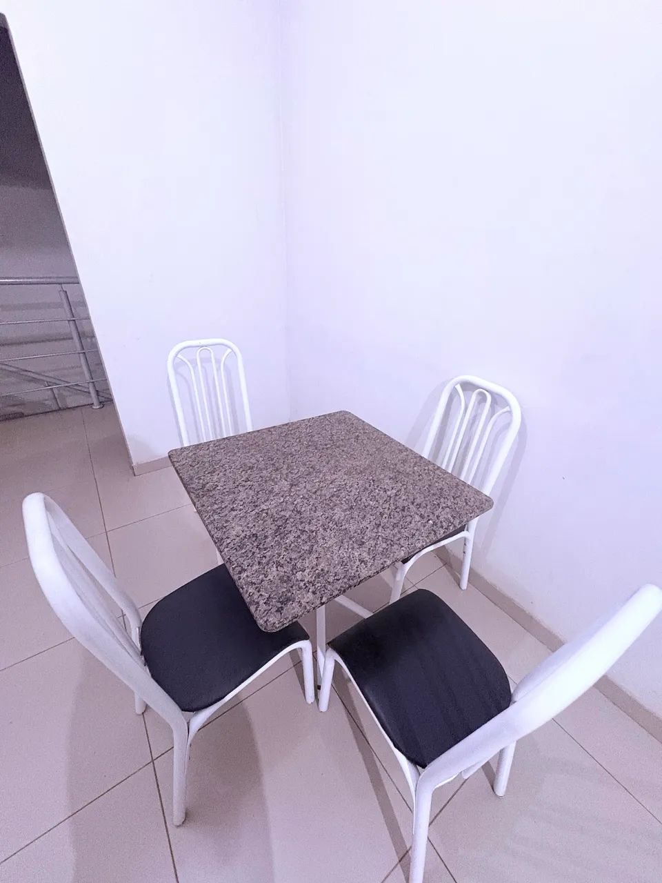 Conjunto Mesa de Jantar / Cozinha com Tampo de Granito e 4 Cadeiras - Foto 4