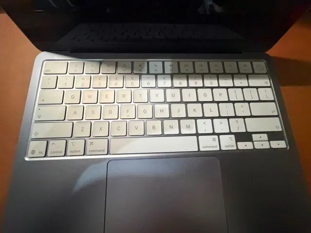 Macbook Neo - cor Índigo - 512 GB com Touch ID - Foto 5