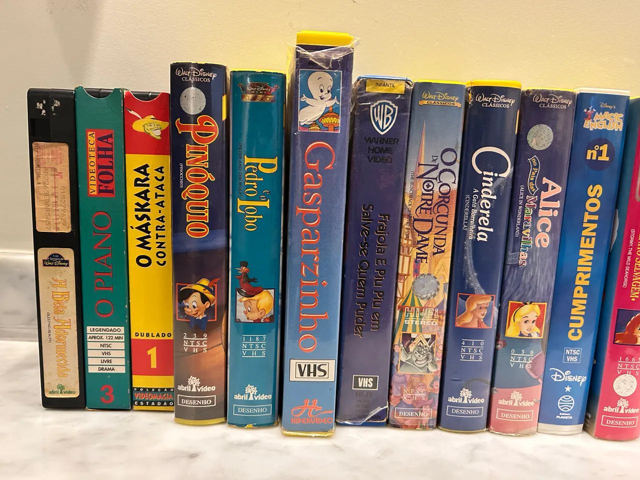 Lote com 18 vídeos VHS - maioria Disney  - Foto 3