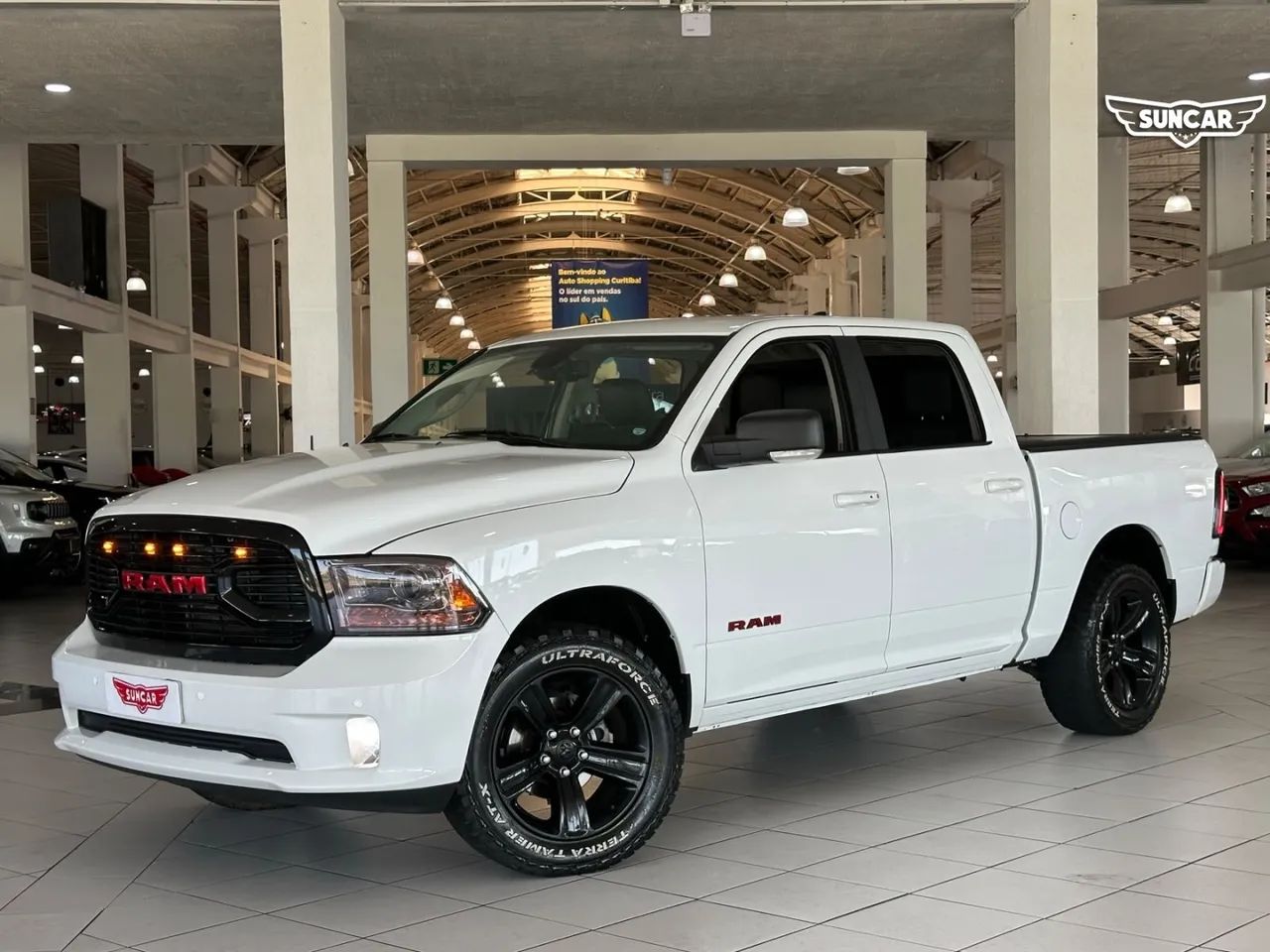 Ram Classic 1500 CLASSIC LARAMIE 5.7 CD V8 4X4 AUT. 2023