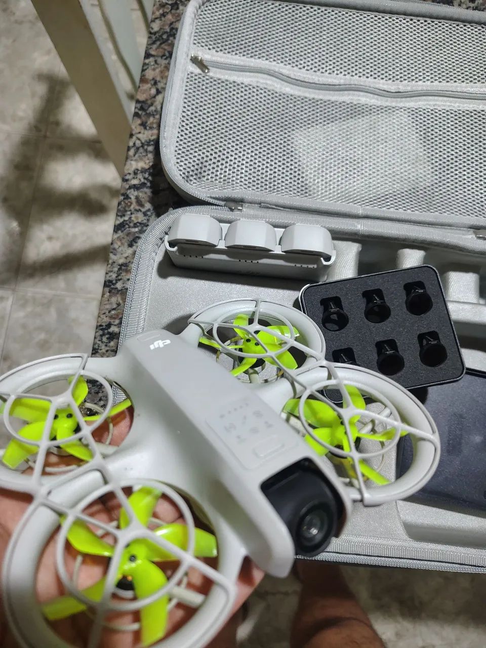 DJI NEO