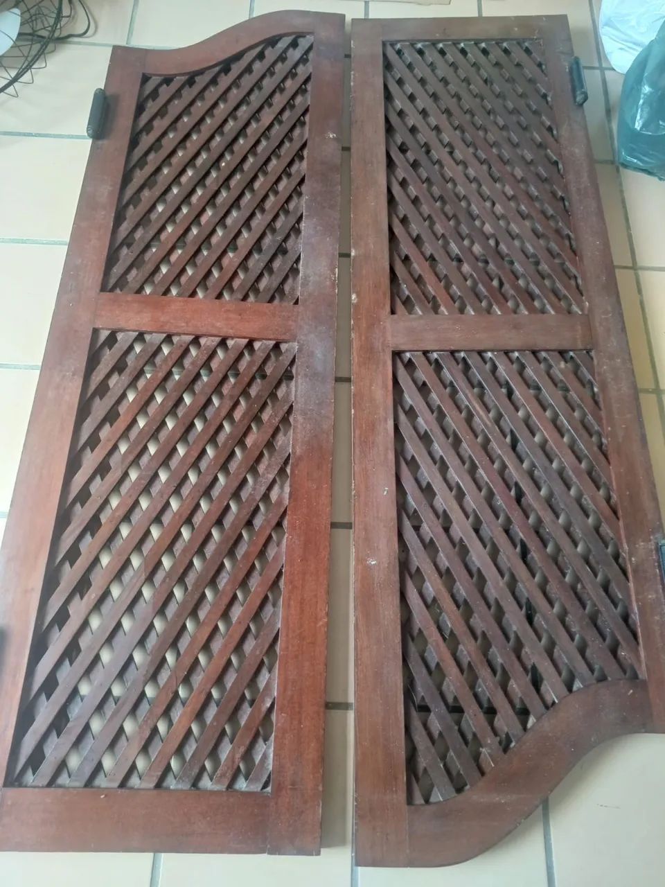Porta de madeira com dobradiças  - Foto 2