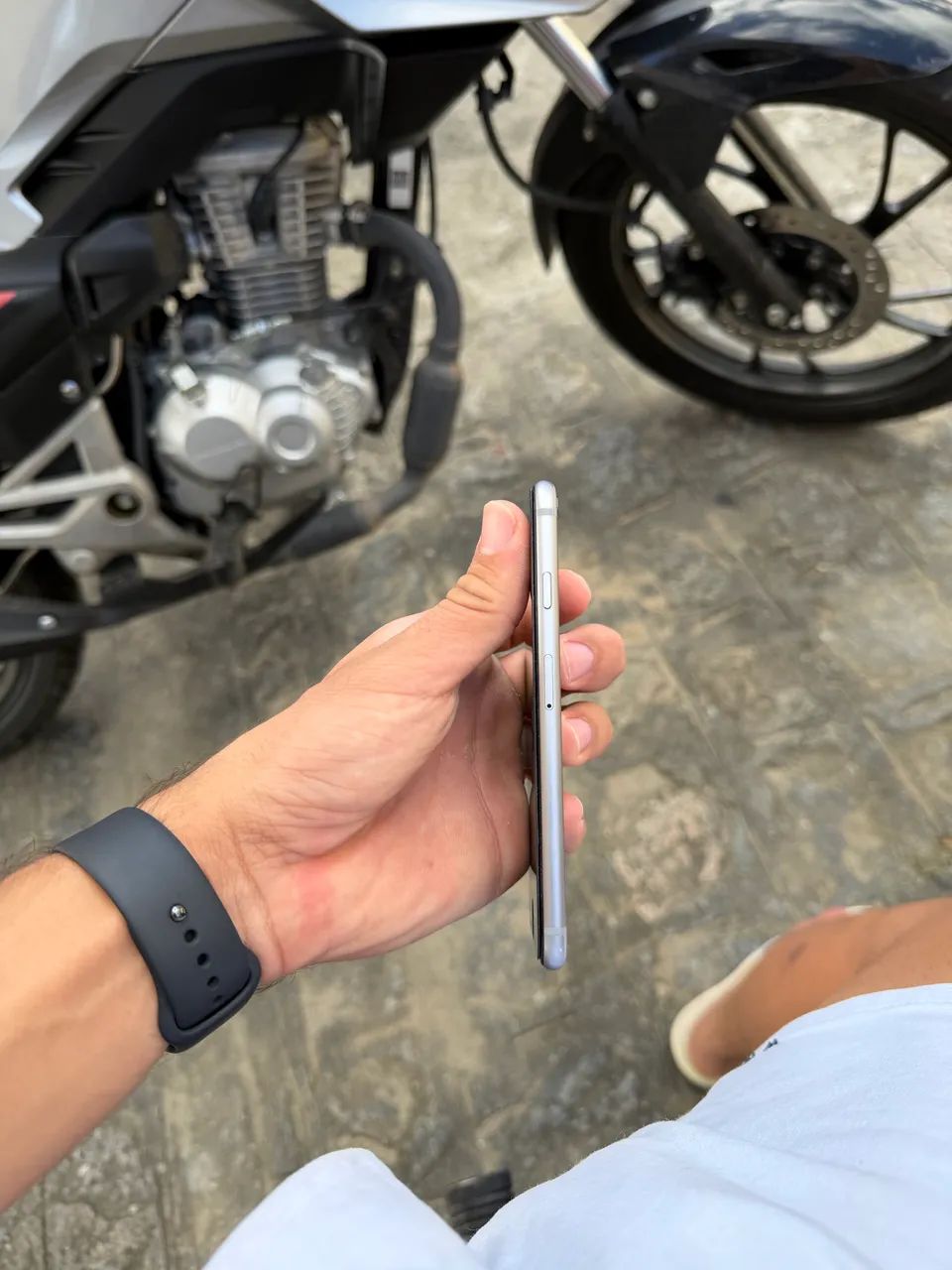 Vendo iPhone 6 s zerado 100 % de bateria 32 tb - Foto 4