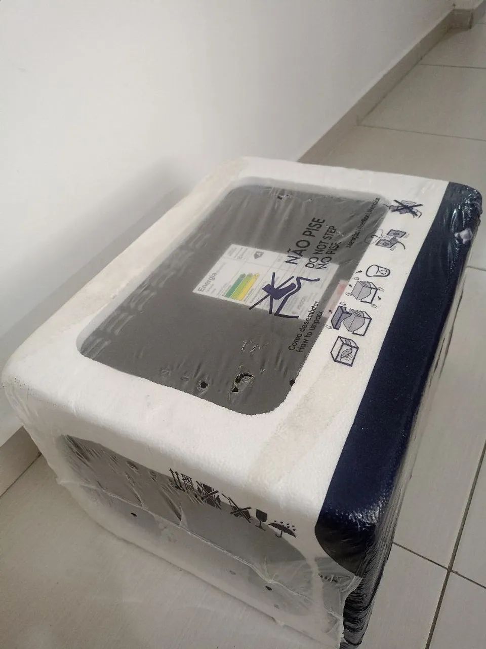 Microondas Electrolux 220v 23 litros NOVO - Foto 4