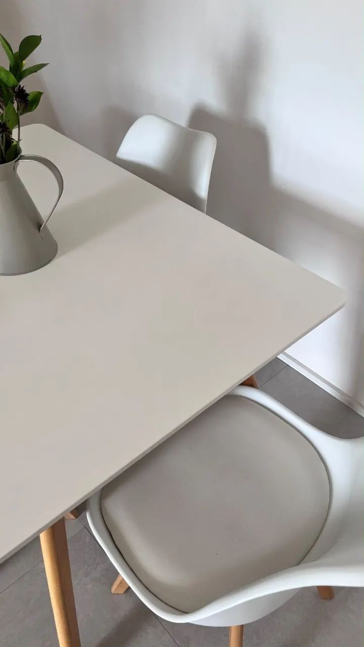 Mesa de jantar branca com 4 cadeiras  - Foto 4
