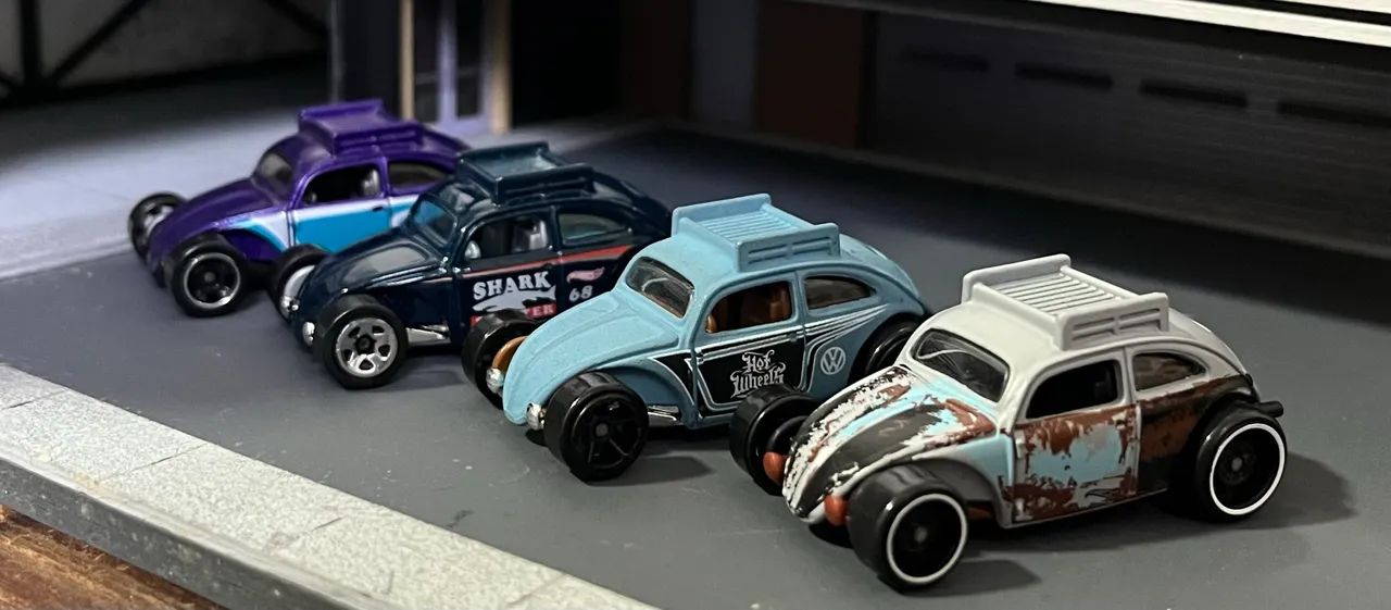 4 Hot Wheels Custom Beetle Looses  - Foto 3
