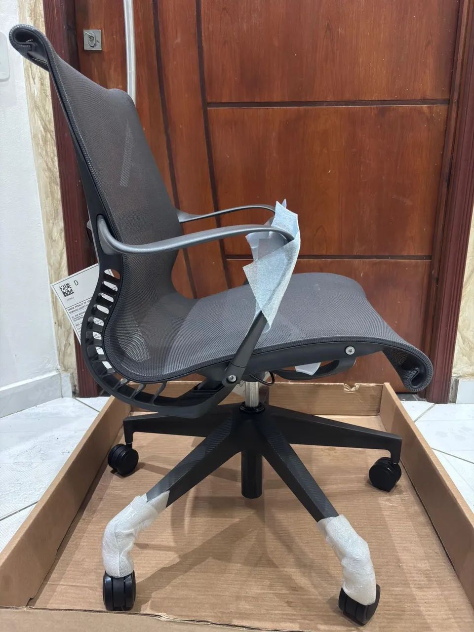 cadeira herman miller setu nova sem uso  - Foto 5