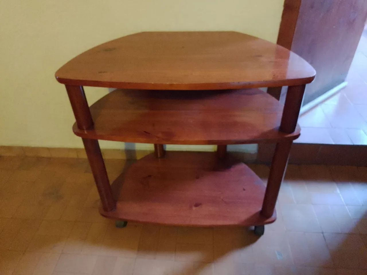 Mesa canto / aparador de canto/ rack de canto 
