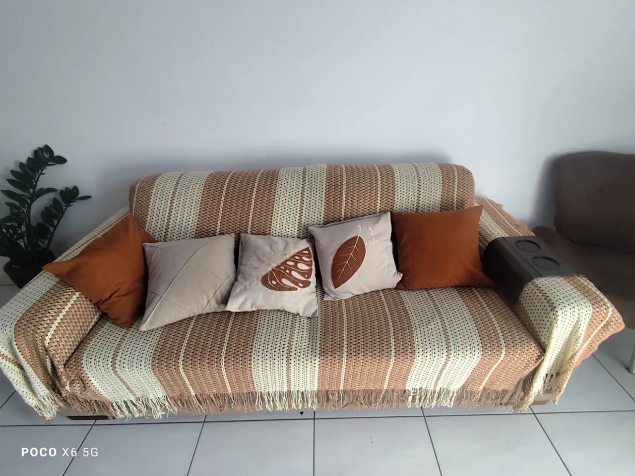 Mesa de Jantar  (madeira maciça da Larshopping) + Sofá de 2 Lugares (Ótimo estado) - Foto 3
