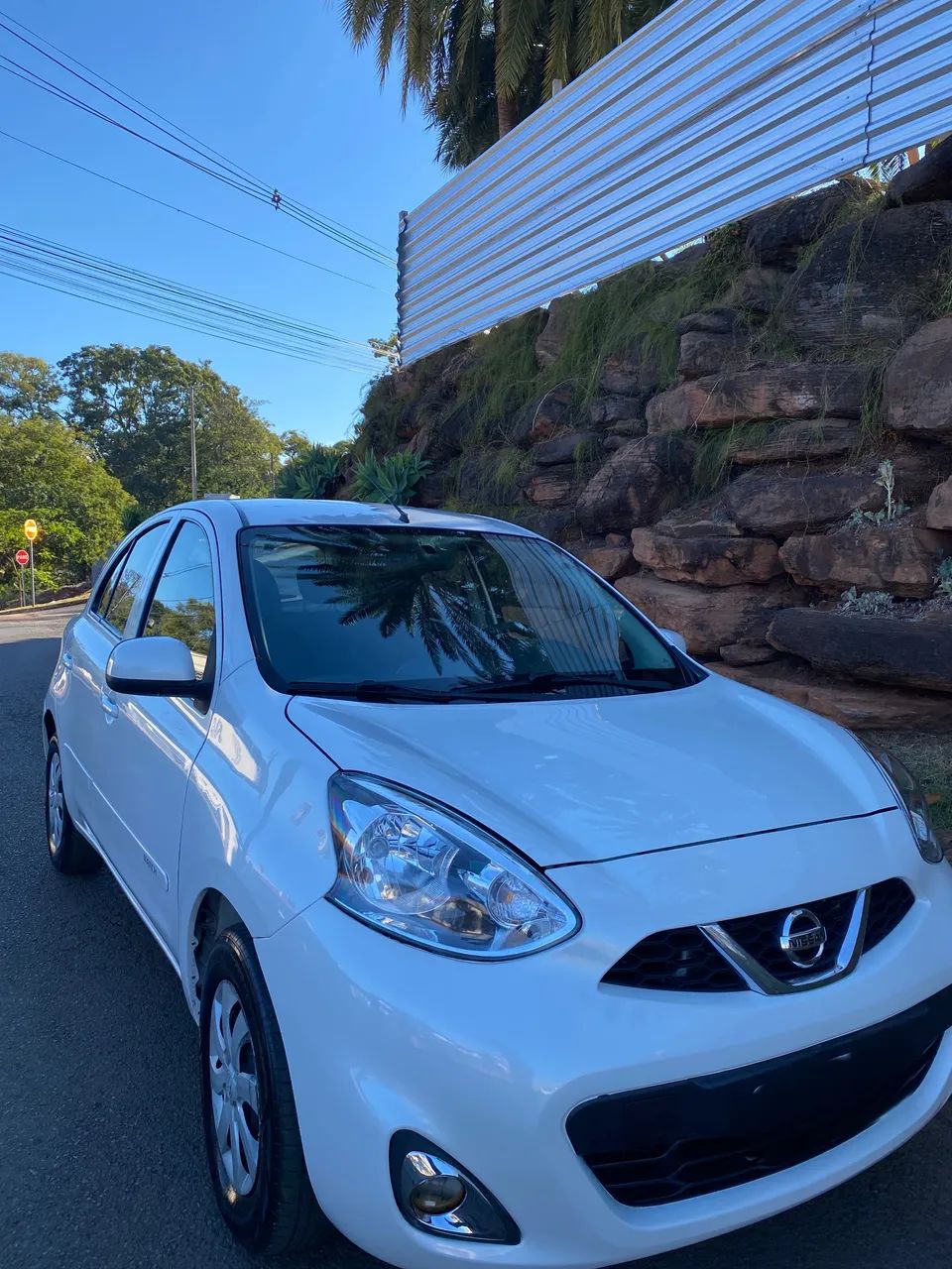 Nissan March 2016