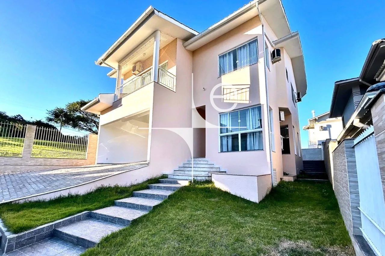 Casa 4 quartos na Pedra Branca