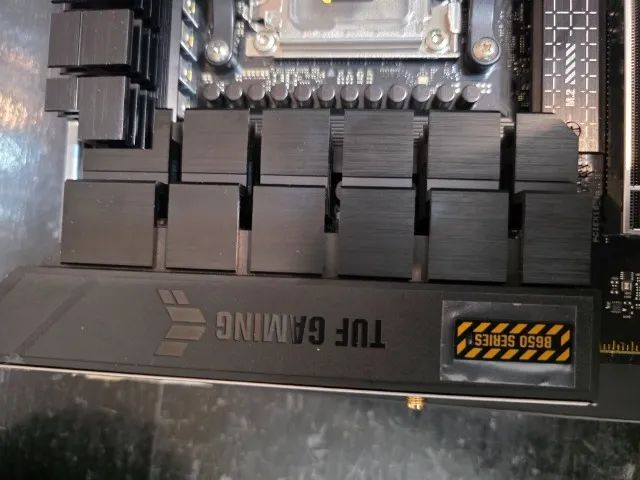 ASUS TUF Gaming B650-Plus WiFi AM5 Completa com Nota - Foto 2