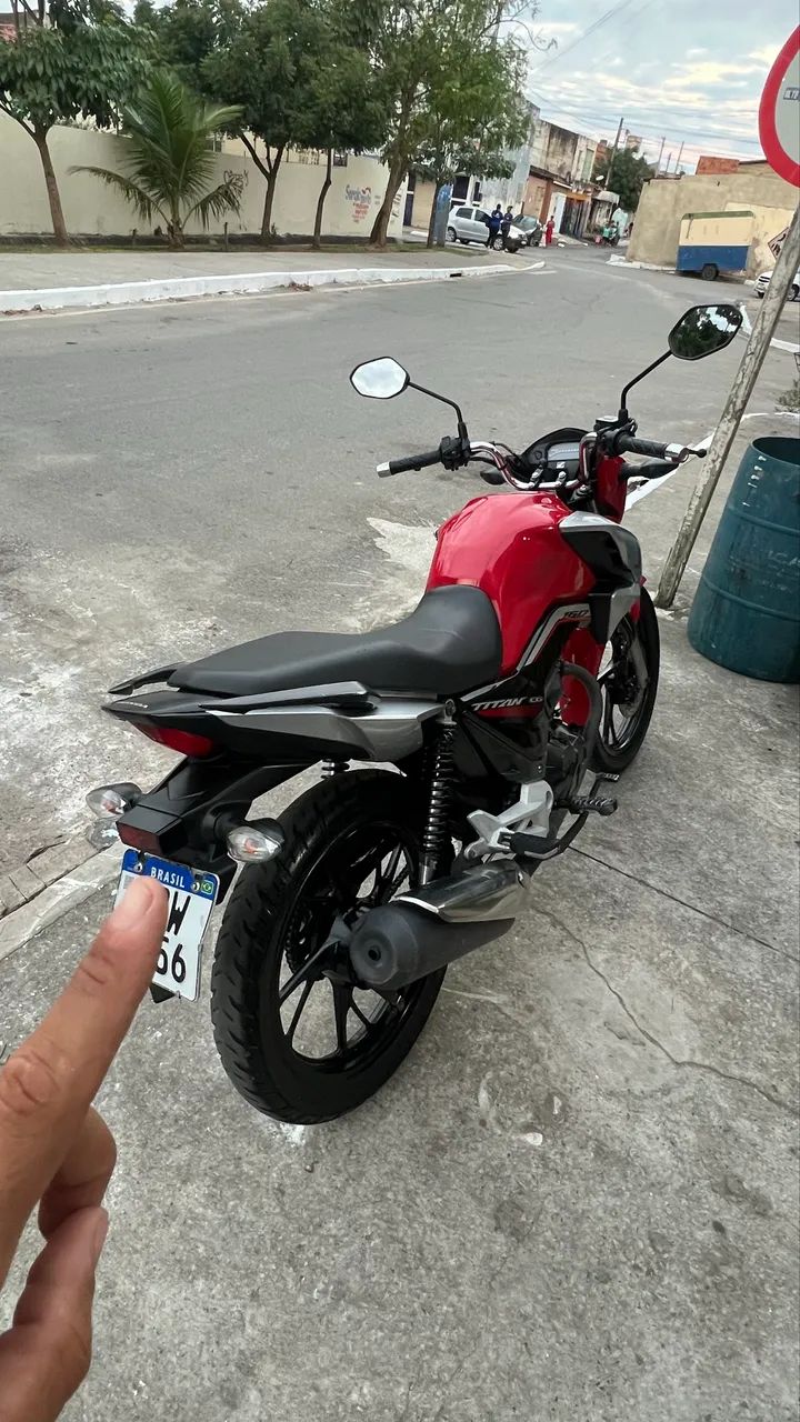 TITAN 160 
