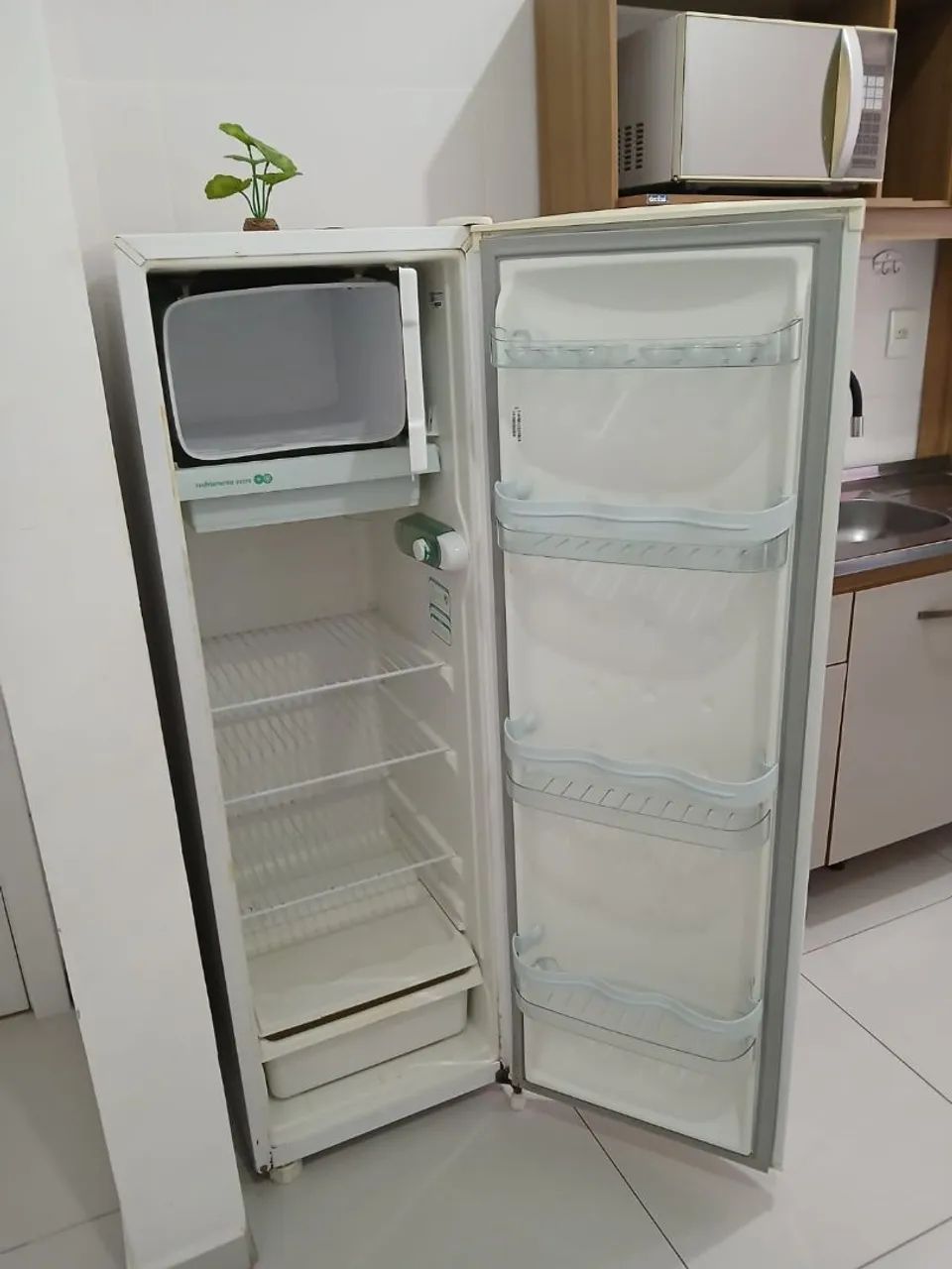 GELADEIRA CONSUL 1 PORTA - FUNCIONANDO PERFEITAMENTE - Foto 3