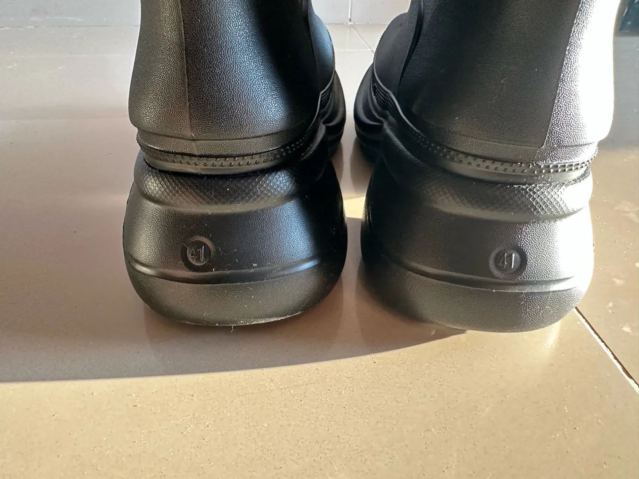 Bota Balenciaga Crocs  - Foto 4