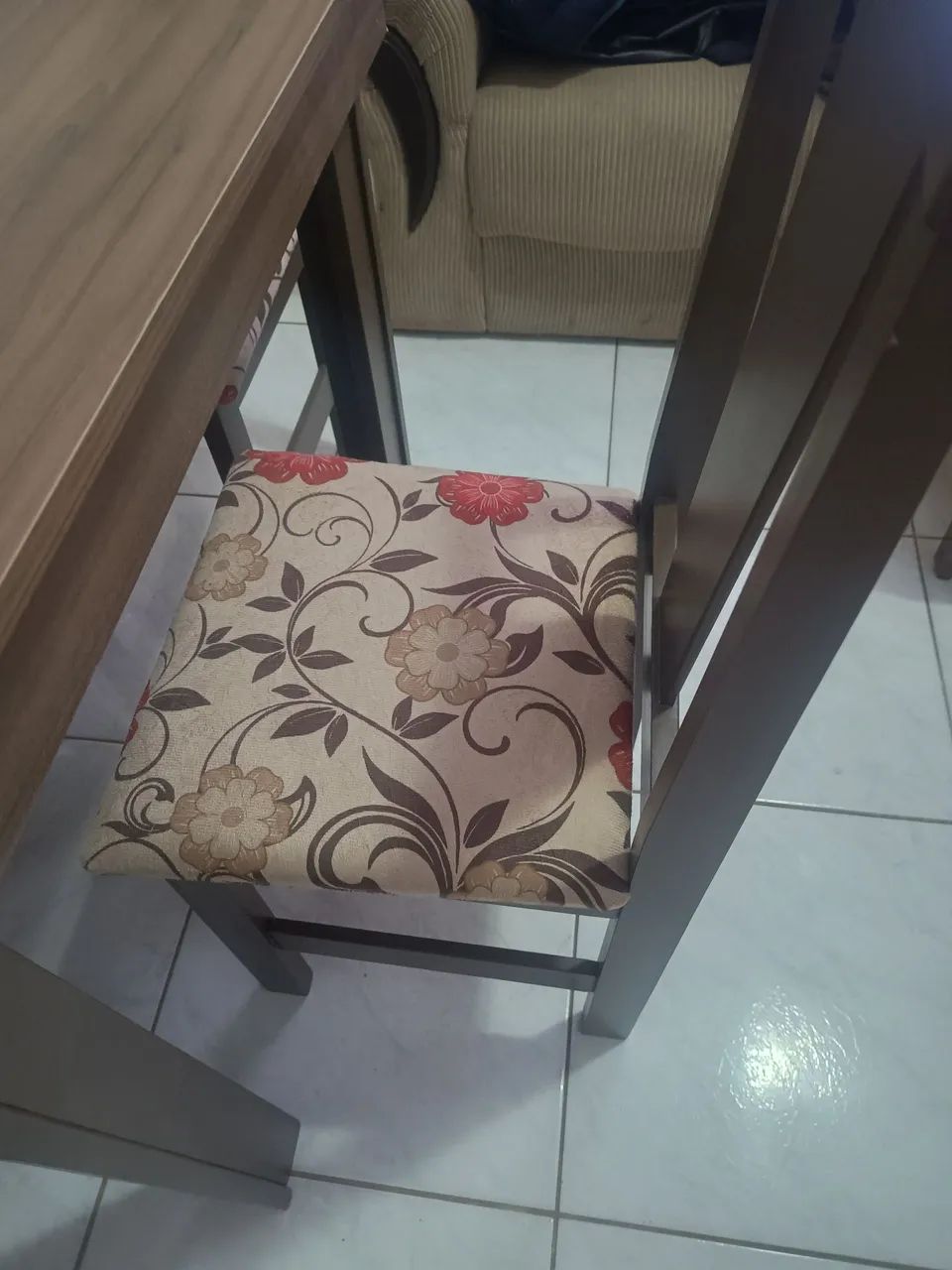 Mesa com 4 cadeiras - Foto 3