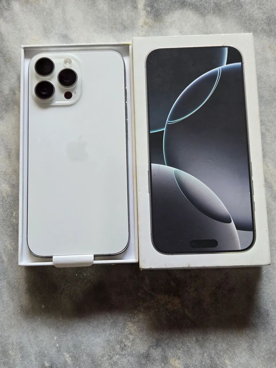 IPhone 16 pro max 256 gigas silver bateria 100% - Celulares e