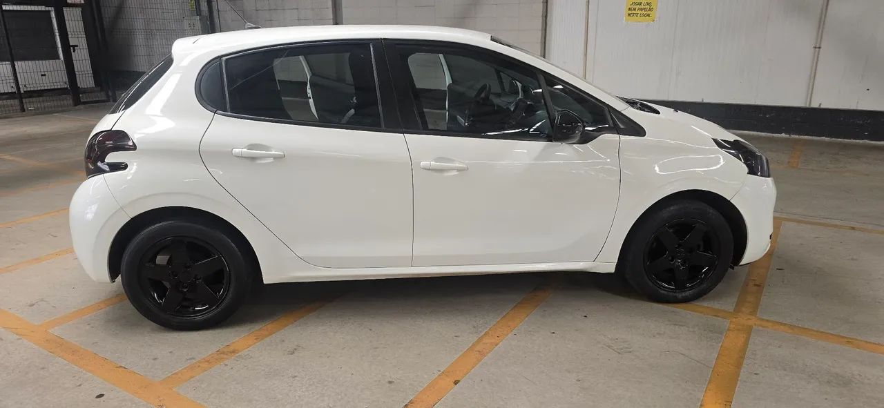 Peugeot 208 Active/active Pack 1.5 Flex 8V 5P 2014