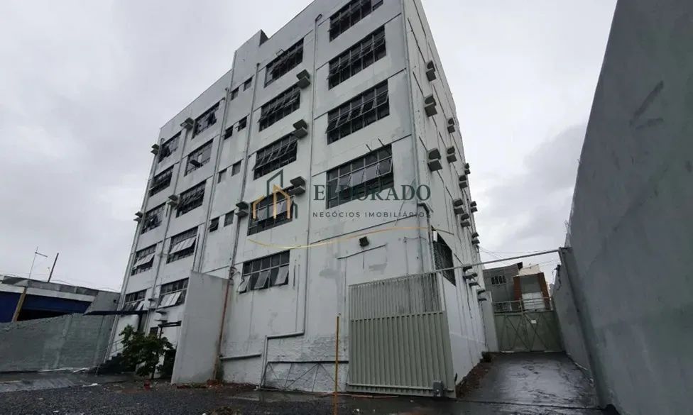 Aluga-se ou Vende-se Prédio Comercial na Rua Miranda Reis! - Foto 2