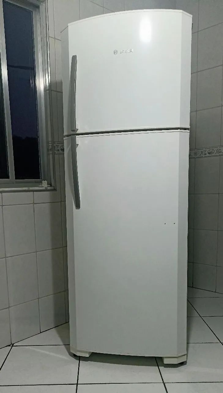 Oportunidade! Frost free BOSCH KDV47'-  Marca alemã sinônimo de  qualidade - R$ 1.100,00 